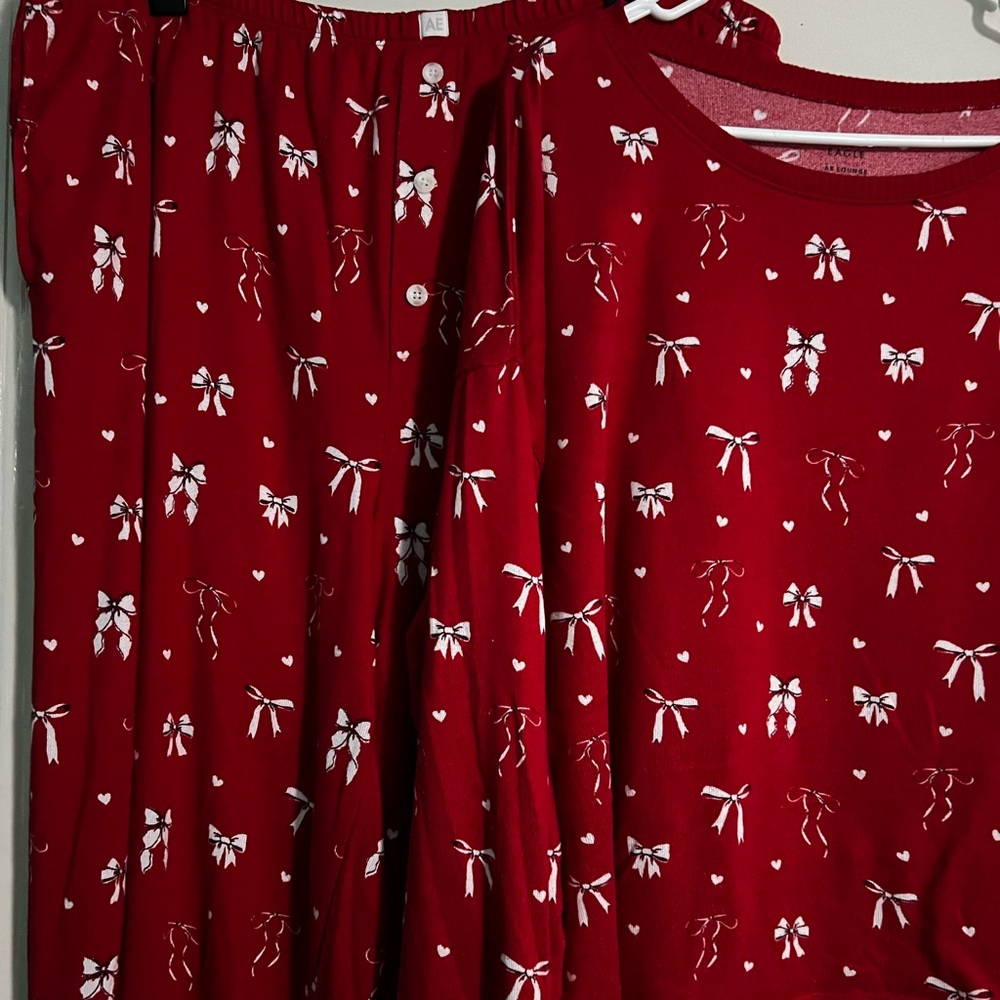 AE Luxe Plush Long-Sleeve & Pant PJ Set - Picture 4 of 10